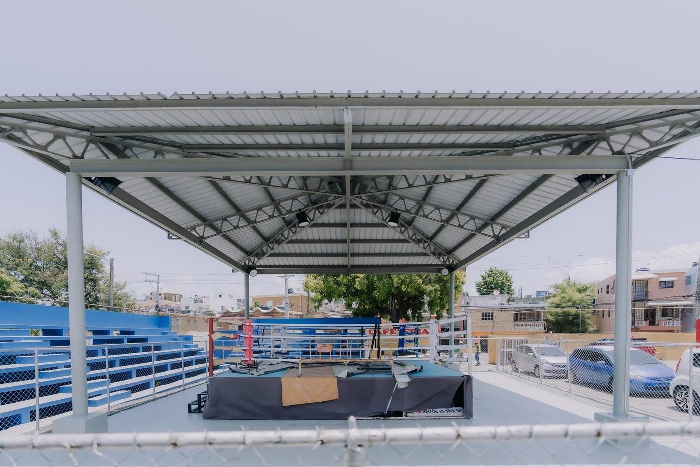 Graderías bajo el techo nuevo