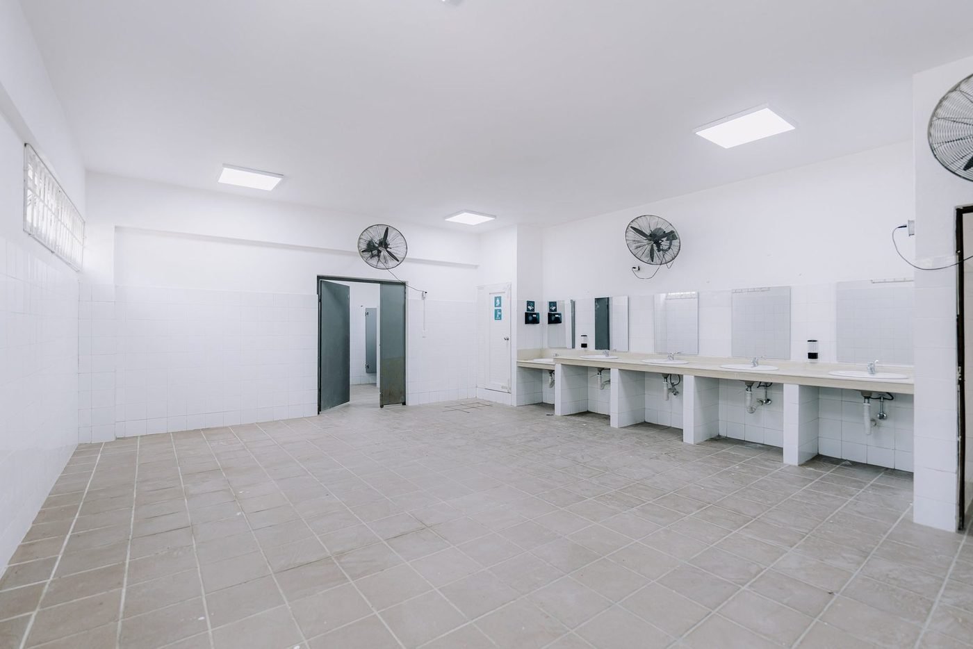Sala de lavamanos entregada